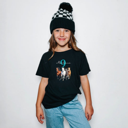 Pferde Shirt für Mädchen - Personalisiert mit Name & Zahl - Ansicht 1