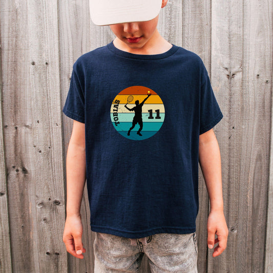 Tennis Shirt für Kinder - personalisiert mit Name & Zahl - Tennisspieler Geburtstagsshirt - Ansicht 2