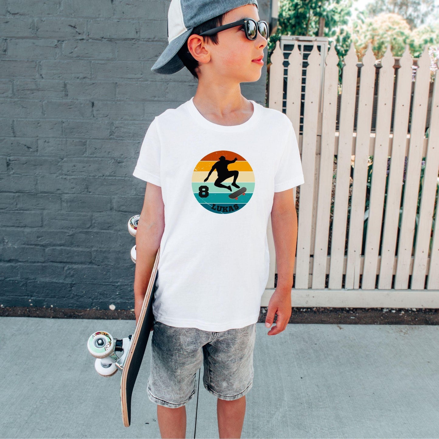 Skateboard Geburtstagsshirt für Kinder - personalisiert mit Name & Zahl - Skater Shirt - auch für Erwachsene