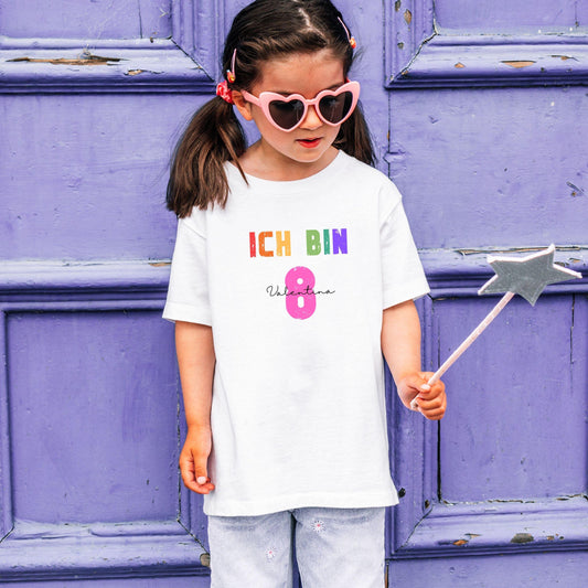 Geburtstagsshirt Regenbogenfarben für Kinder – personalisiert mit Name & Zahl - Ansicht 2