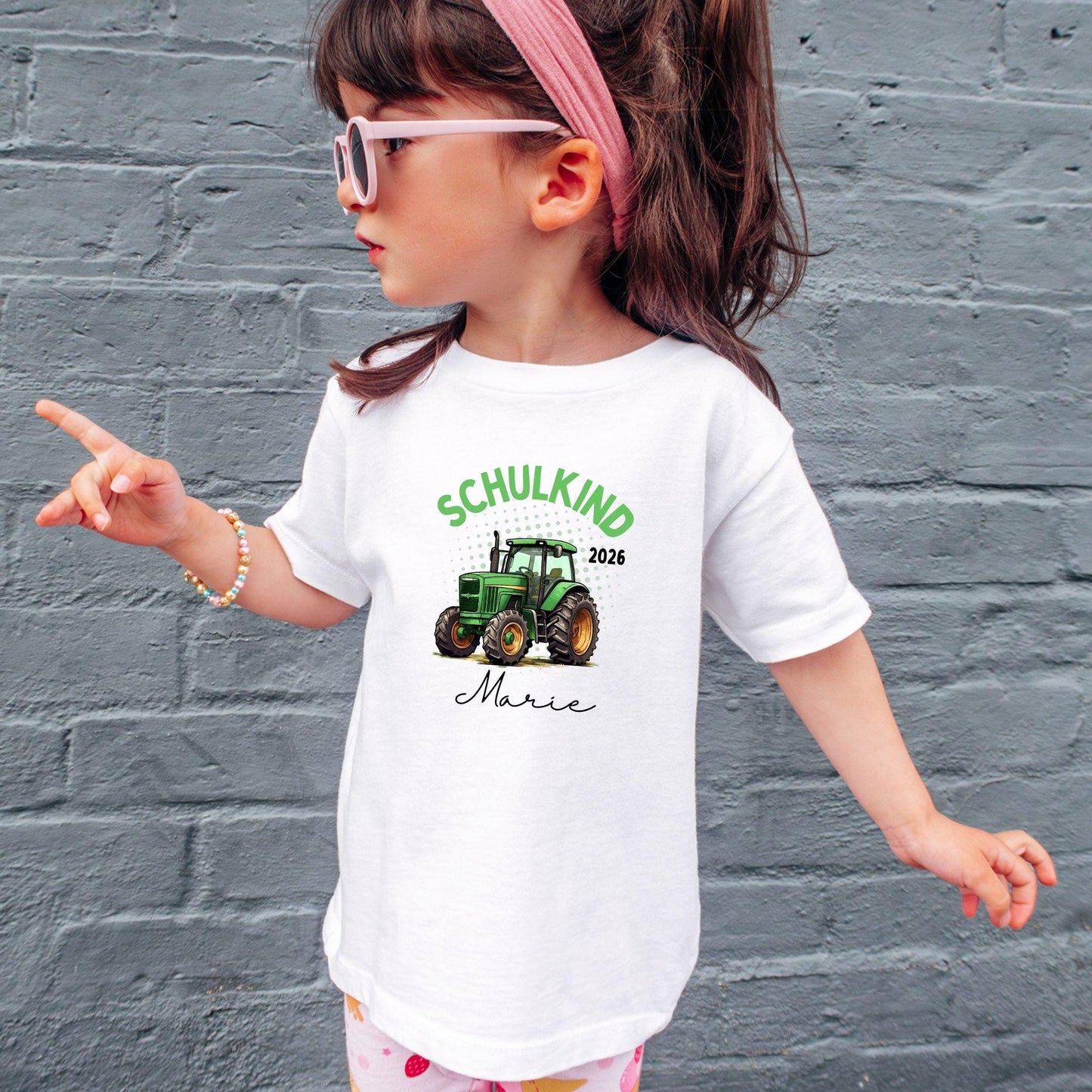 Traktor Schulkind 2026 Shirt für Mini-Landwirte - personalisiert mit Name & Schuljahr