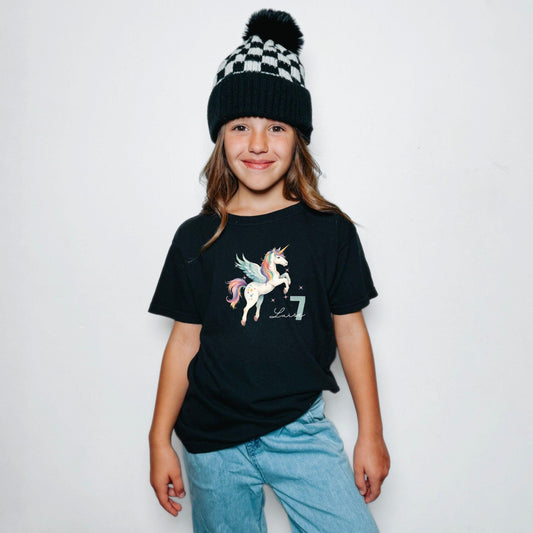 Einhorn Geburtstagsshirt für Mädchen – personalisiert mit Name & Zahl - Ansicht 1
