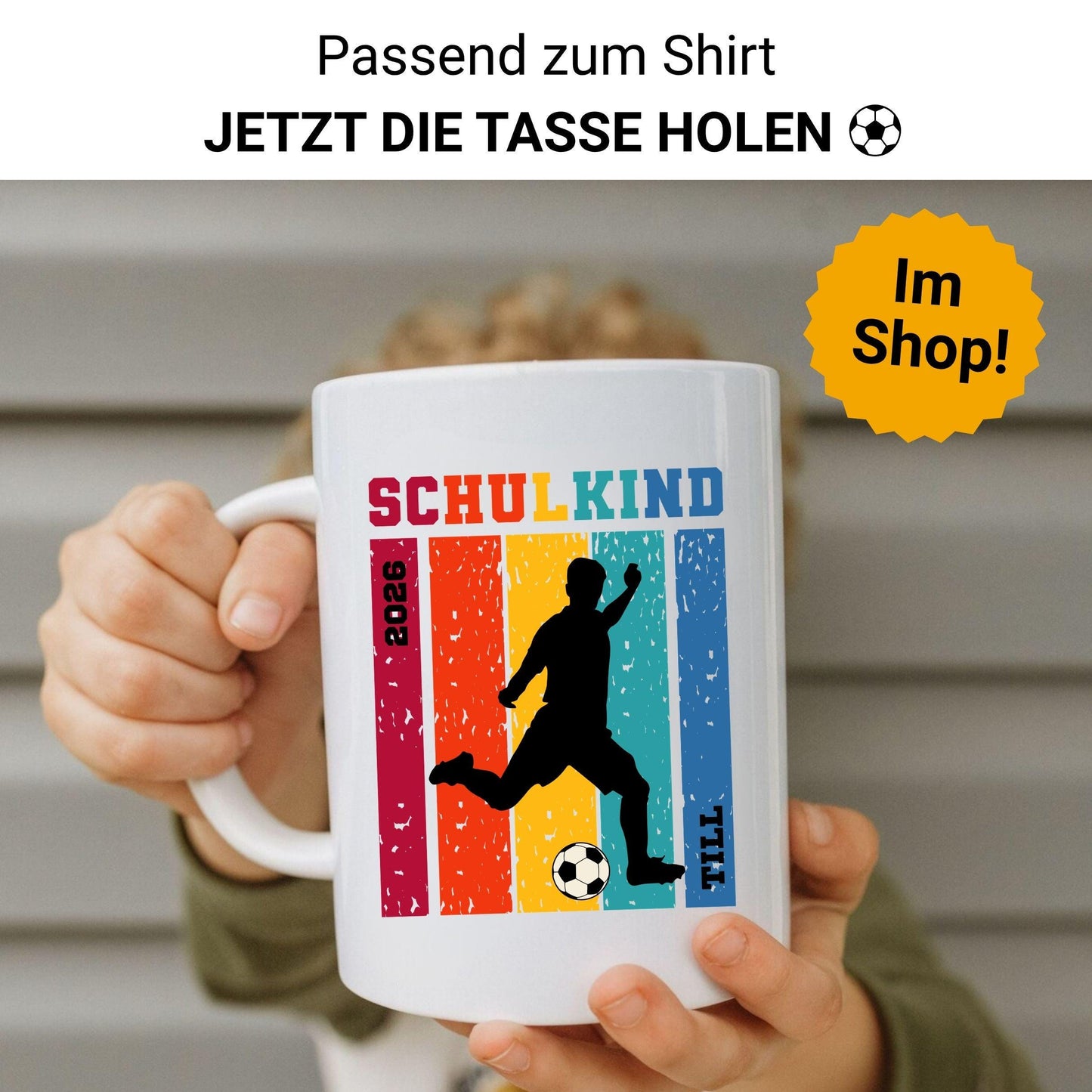 Fußball Schulkind 2026 Shirt - personalisiert mit Name & Zahl