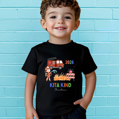 Feuerwehr Kita Kind 2026 T-Shirt – personalisiert mit Name & Jahr Kita Start