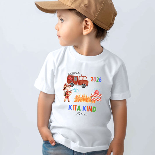 Feuerwehr Kita Kind 2026 T-Shirt – personalisiert mit Name & Jahr Kita Start