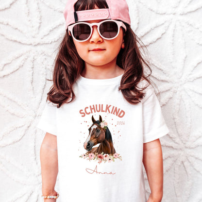 Pferd Schulkind T-Shirt – personalisiert mit Name & Schuljahr - Ansicht 3