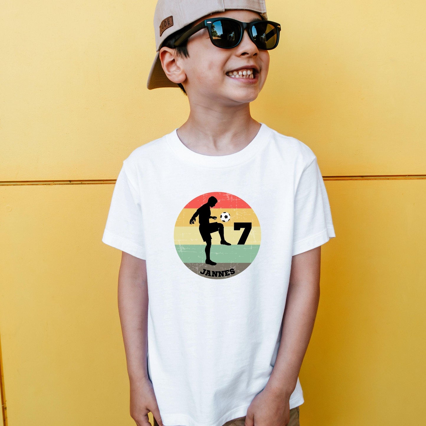 Fußball Retro Geburtstag Shirt Junge – personalisiert mit Name & Zahl - auch für Erwachsene