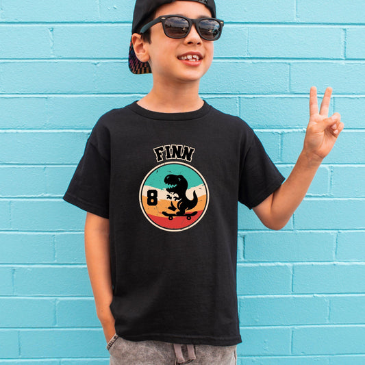Dino Skateboard Shirt für Kinder - personalisiert mit Name & Zahl - T-Rex Skater - Ansicht 2