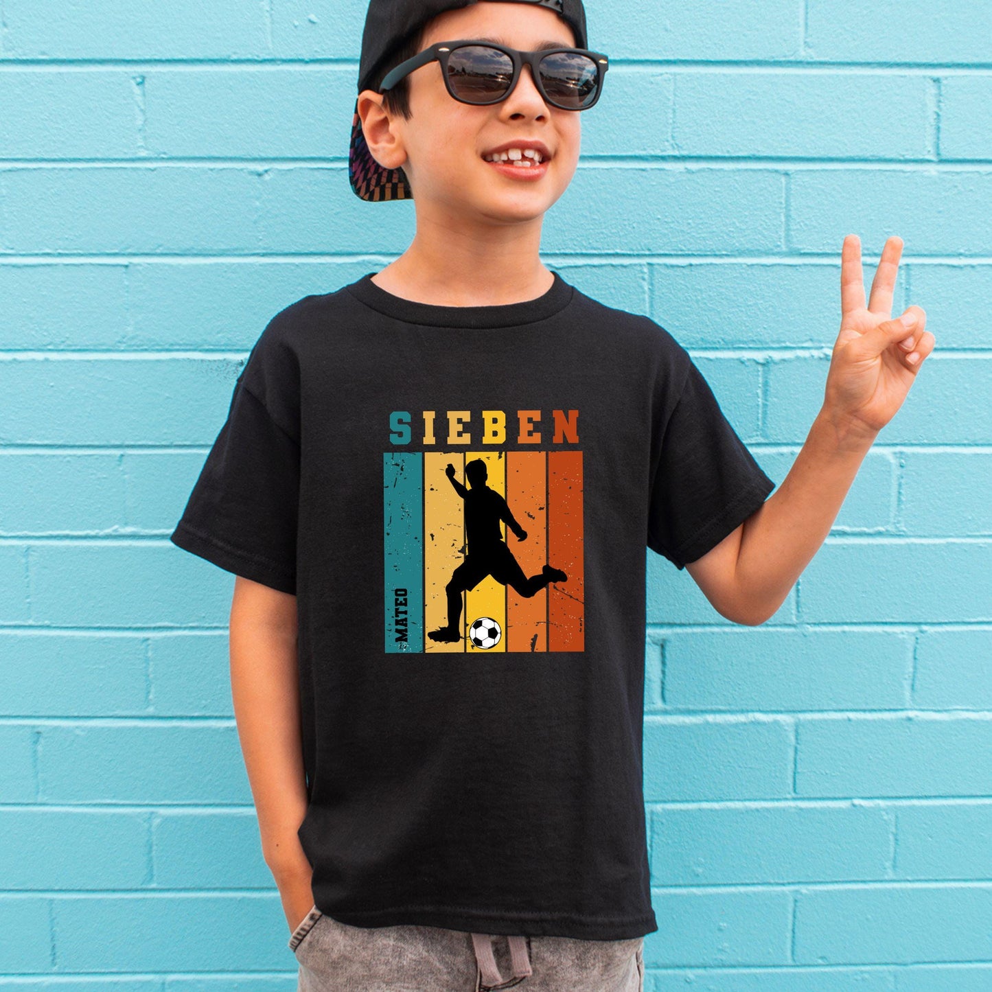 Fußball Geburtstag Shirt für Jungen – personalisiert mit Name & Zahl - auch für Erwachsene