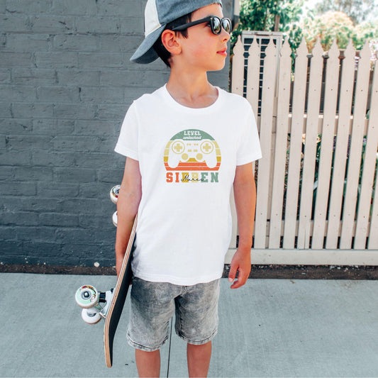 Gamer Shirt für Kinder - personalisiert mit Name & Zahl - Level Unlocked - Ansicht 2