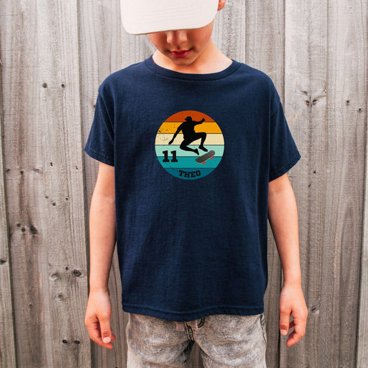 Skateboard Geburtstagsshirt für Kinder - personalisiert mit Name & Zahl - Skater Shirt  - auch für Erwachsene - Ansicht 2