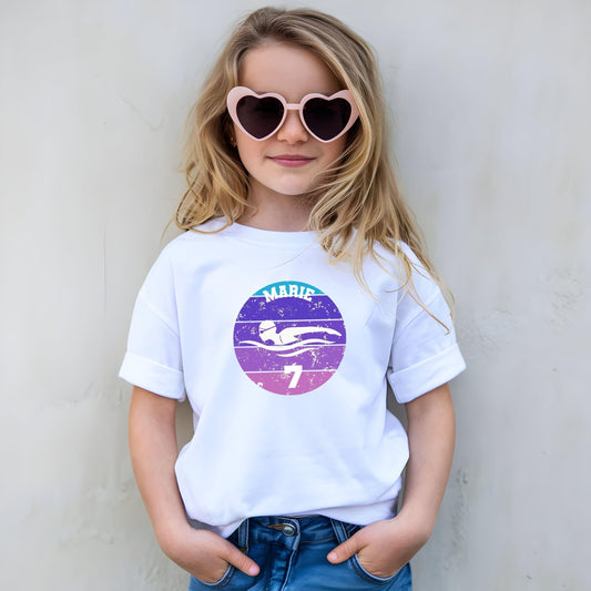Schwimmen Shirt für Mädchen - Personalisiert mit Name & Zahl - Ansicht 2