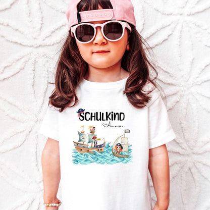 Schulkind Pirat Einschulung Shirt - personalisiert mit Name - Ansicht 1