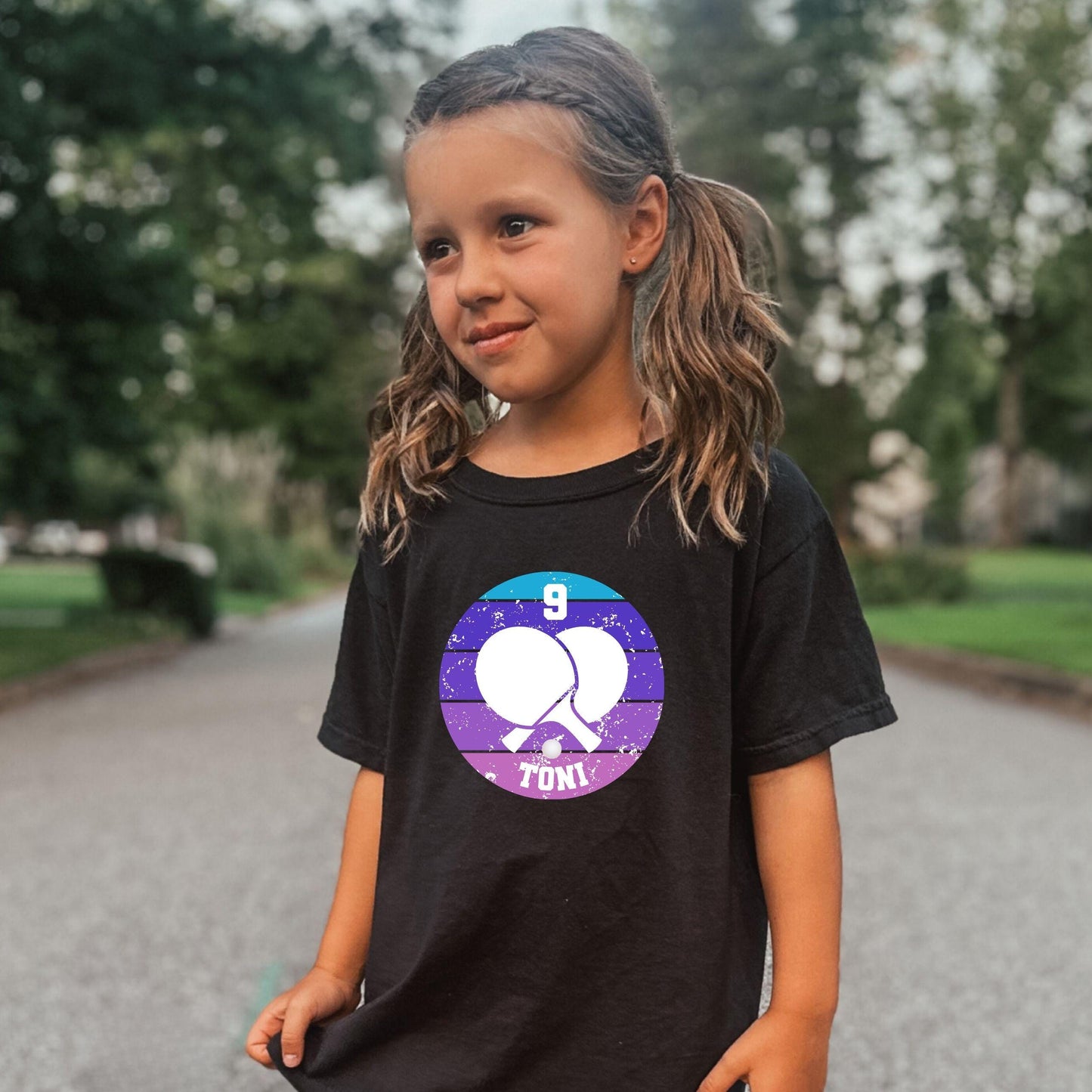 Tischtennis Schläger Geburtstagsshirt für Mädchen – personalisiert mit Name & Zahl - auch für Erwachsene