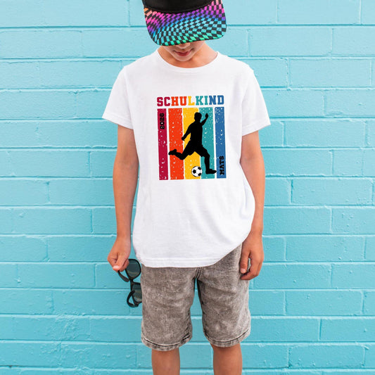 Fußball Schulkind 2026 Shirt - personalisiert mit Name & Schuljahr - Ansicht 2
