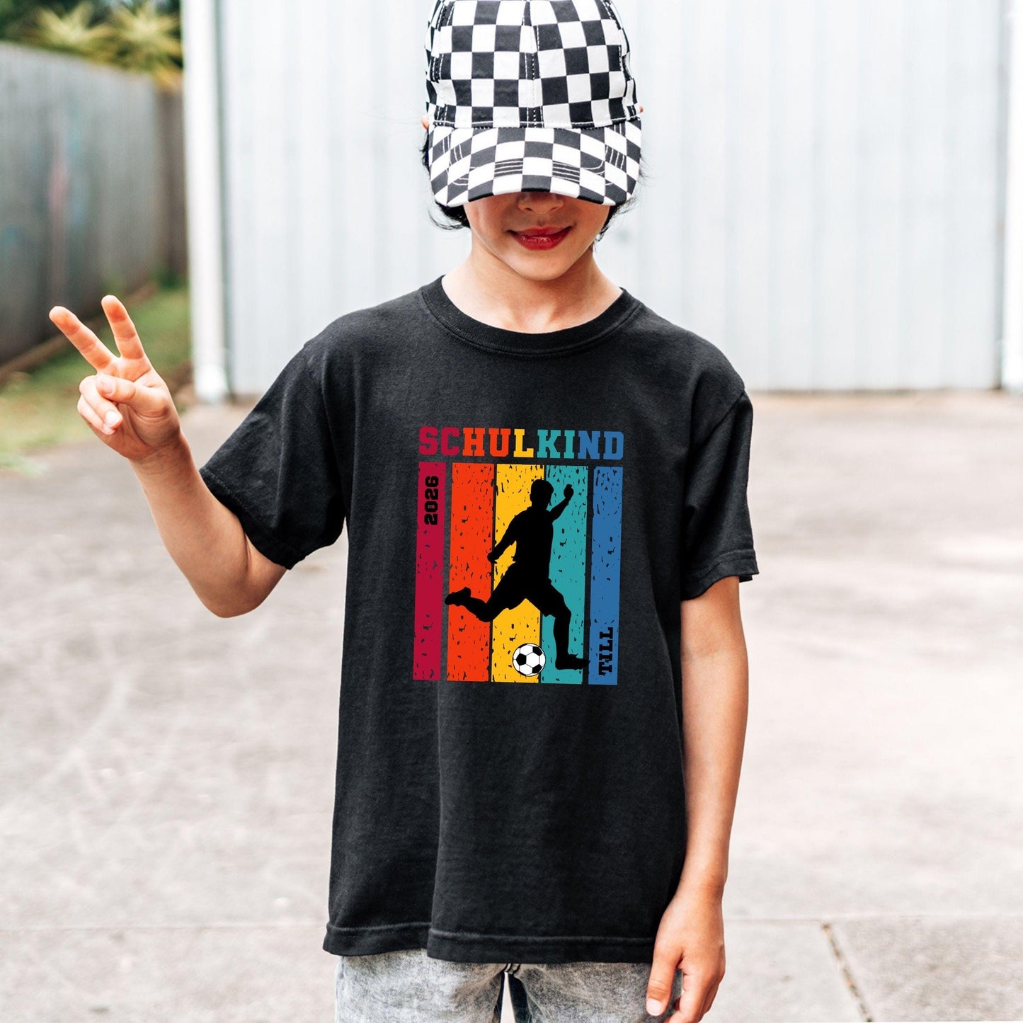 Fußball Schulkind 2026 Shirt - personalisiert mit Name & Zahl