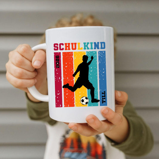 Fußball Schulkind Tasse 2026 personalisiert - Einschulung Geschenk Jungs & Mädchen